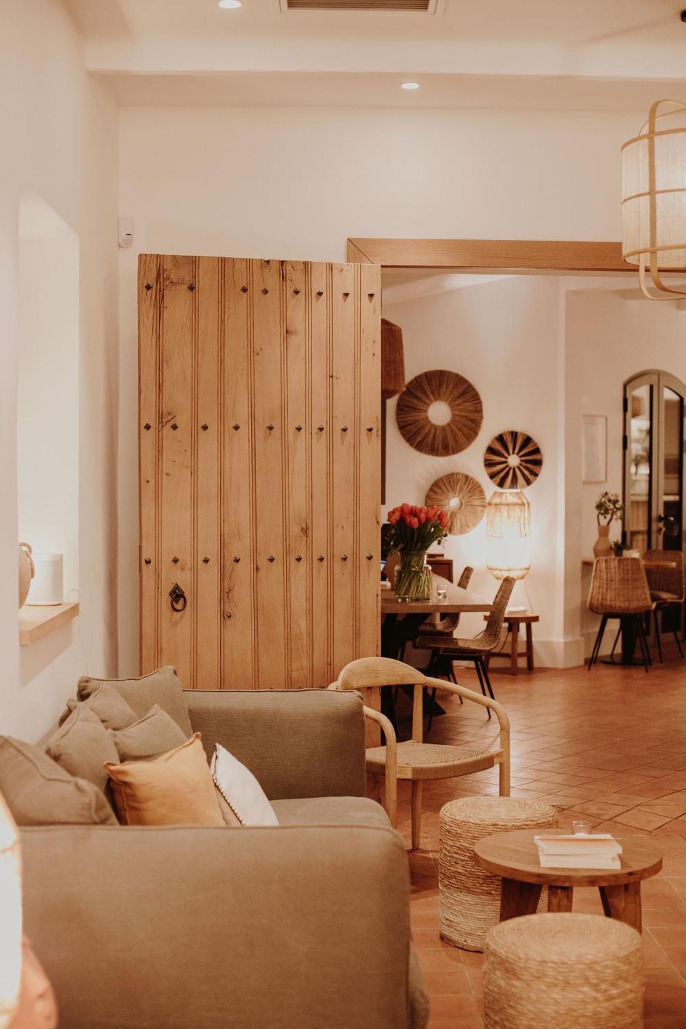 Les Roches Brunes Hotel 4*